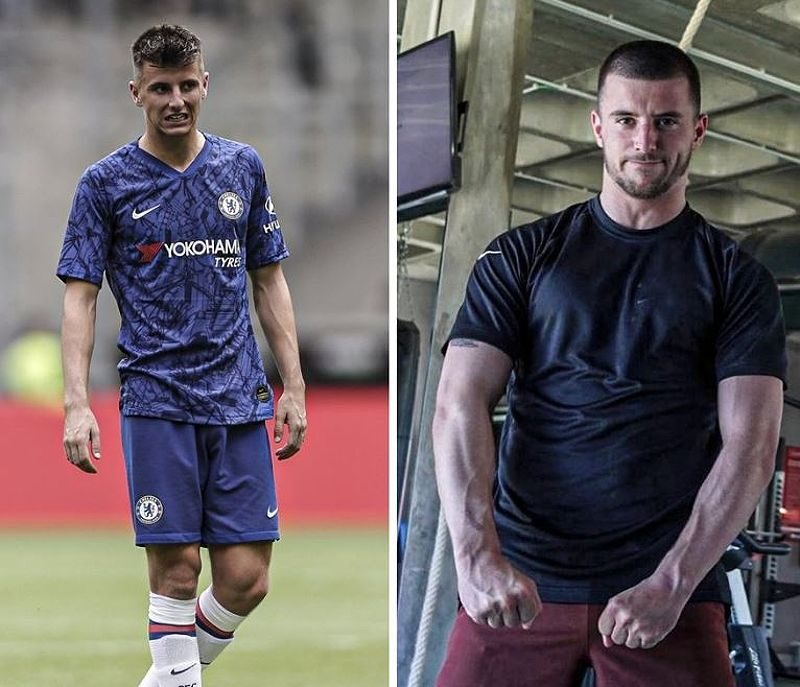 Cầu thủ thể hình cơ bắp