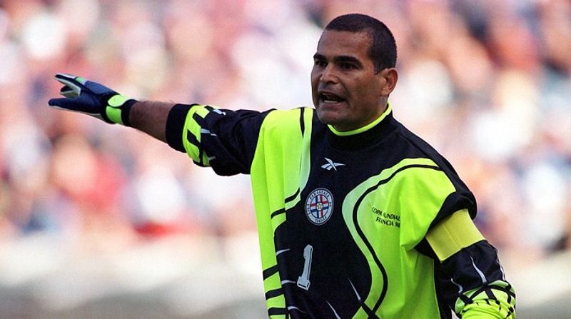 Jose Luis Chilavert ghi được là 67 bàn và cũng là thủ môn đầu tiên lập hattrick trong 1 trận đấu