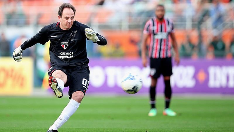 Rogerio Ceni lập kỷ lục Guinness là thủ môn ghi nhiều bàn thắng nhất lịch sử bóng đá thế giới