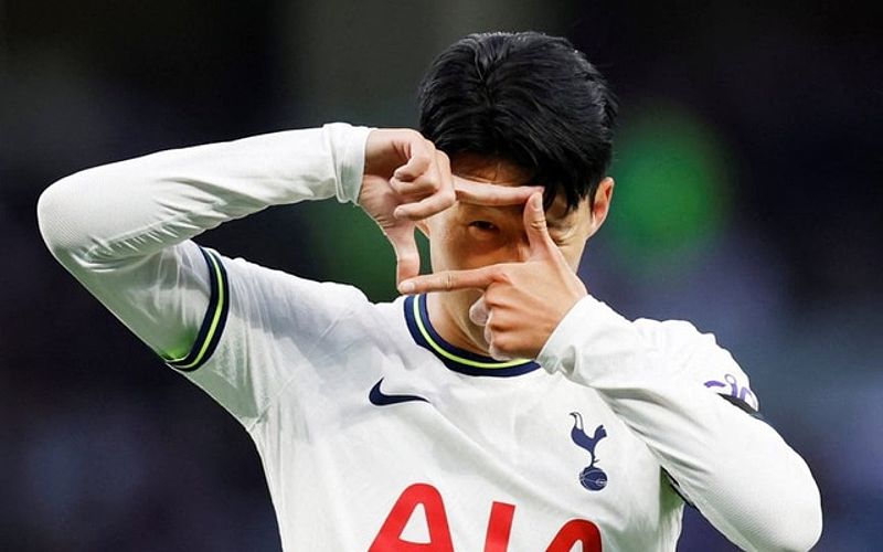 Son Heung-min, đội trưởng Hàn Quốc và cầu thủ Tottenham, trong một trận đấu.