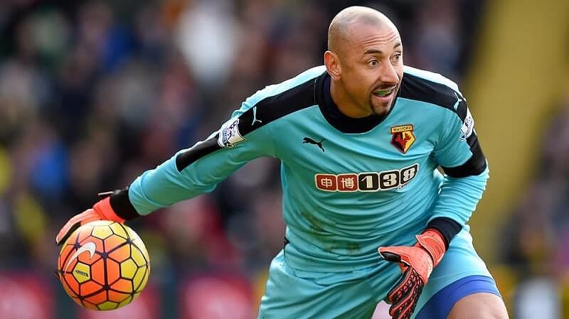 Thủ môn G trong trang phục thi đấu