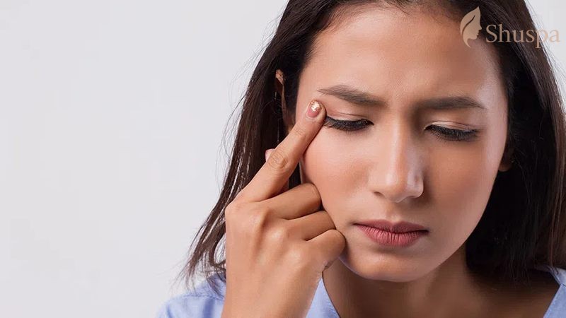 Lông mày giật trái là một hiện tượng co giật của lông mày trên khuôn mặt