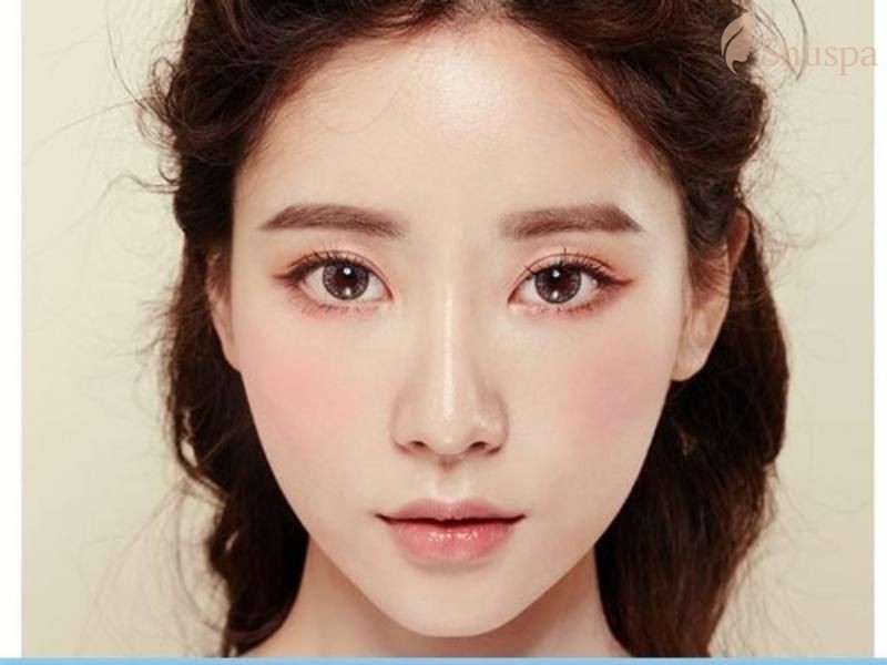 Để có gương mặt đẹp tự nhiên việc kẻ lông mày đúng cách cũng rất quan trọng